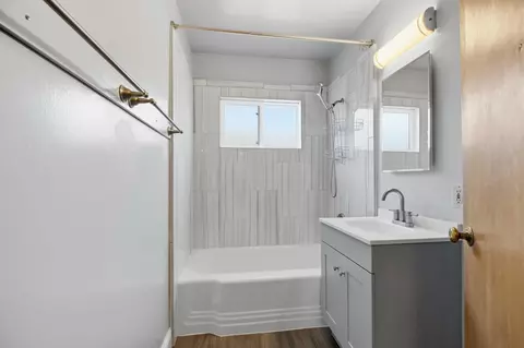 Bath - 1437 W Elm St, Lodi, CA 95242 photo 1 of 1