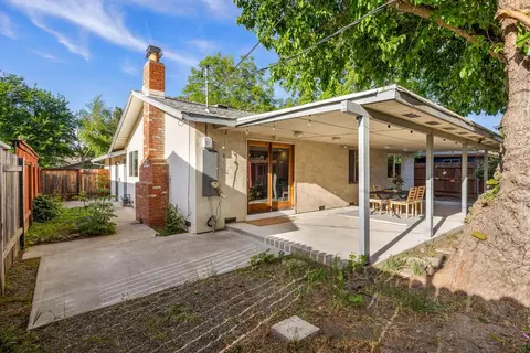 Exterior - 2306 Regis Dr, Davis, CA 95618 photo 5 of 7