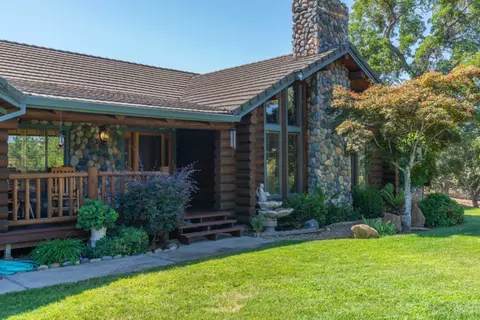 391 Spyglass Rd, Valley Springs, CA 95252