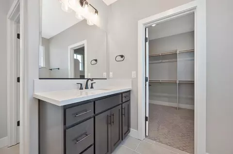 Bath - 3939 Diffusion Rd, Roseville, CA 95747 photo 2 of 2
