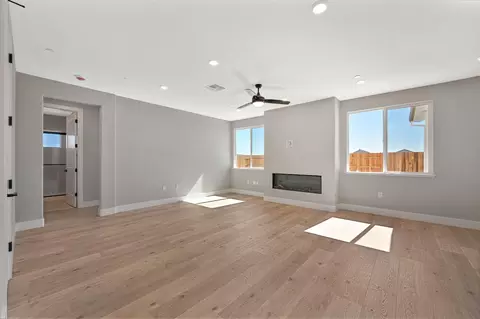 Living - 3939 Diffusion Rd, Roseville, CA 95747 photo 1 of 1