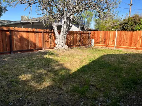 Exterior - 1501 Pelton Ave, Modesto, CA 95351 photo 5 of 5