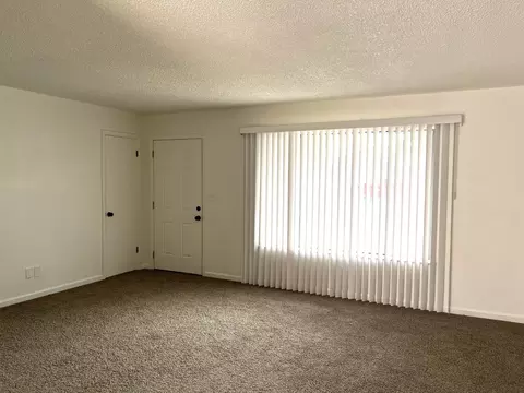 Living - 1501 Pelton Ave, Modesto, CA 95351 photo 1 of 4