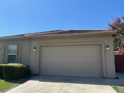 Exterior - 2214 Milano St, Manteca, CA 95337 photo 4 of 8