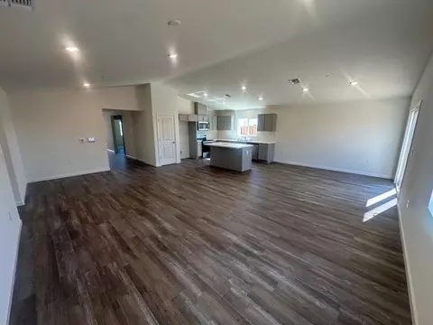 6042 Lassie Ct, Riverbank, CA 95367