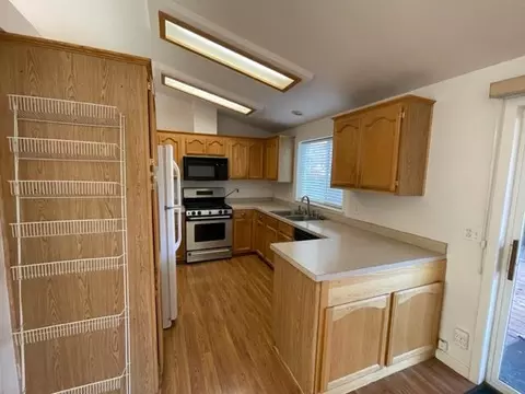 Kitchen - 166 Oak Tree Cir, Murphys, CA 95247 photo 1 of 2