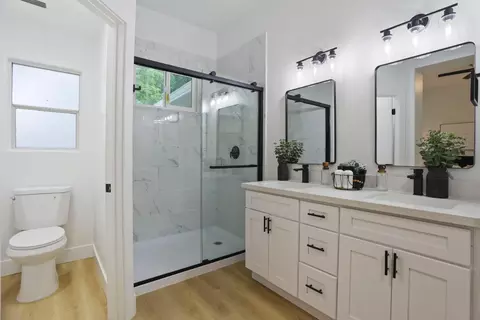 Bath - 230 Thomas Dehaven Ln, Tracy, CA 95376 photo 3 of 3