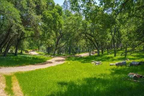 5885 Johnson Dr, Lincoln, CA 95648