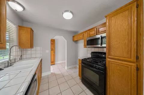 2021 Ellison Dr, Modesto, CA 95355 photo 8