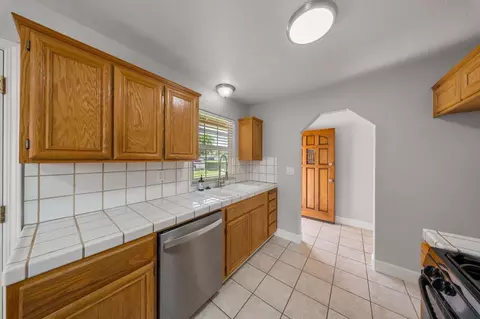 2021 Ellison Dr, Modesto, CA 95355 photo 9