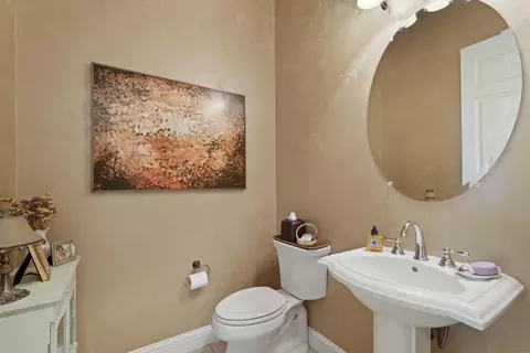 Bath - 1288 Maple Valley St, Manteca, CA 95336 photo 1 of 5