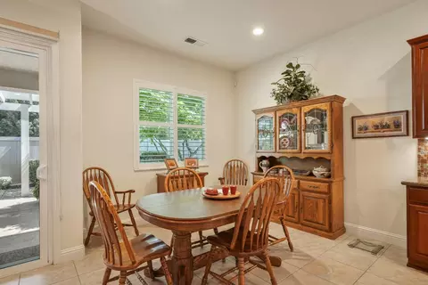 Dining - 1288 Maple Valley St, Manteca, CA 95336 photo 3 of 3