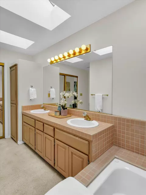 Bath - 1104 Copper Cottage Ln, Modesto, CA 95355 photo 6 of 6