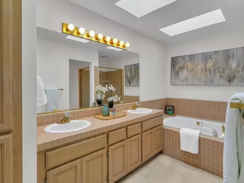 Bath - 1104 Copper Cottage Ln, Modesto, CA 95355 photo 1 of 6