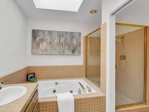 Bath - 1104 Copper Cottage Ln, Modesto, CA 95355 photo 3 of 6