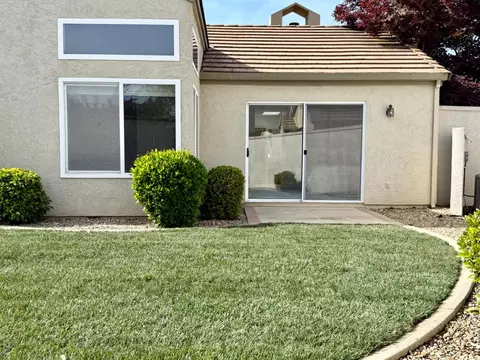 Exterior - 1104 Copper Cottage Ln, Modesto, CA 95355 photo 4 of 10