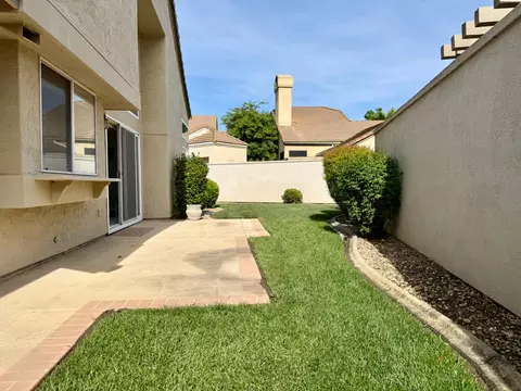 Exterior - 1104 Copper Cottage Ln, Modesto, CA 95355 photo 8 of 10