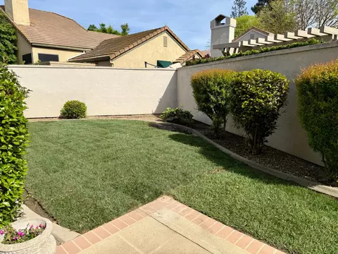 Exterior - 1104 Copper Cottage Ln, Modesto, CA 95355 photo 6 of 10