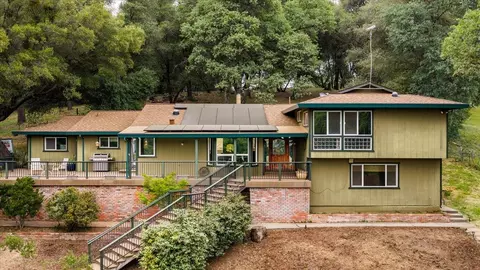 12242 Woodacre Rd, Grass Valley, CA 95949