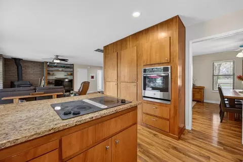 Kitchen - 35670 Yellowstone Ave, Davis, CA 95616 photo 4 of 6