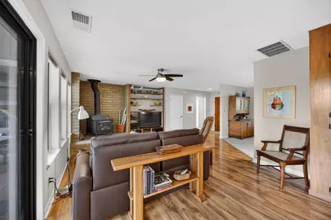 Living - 35670 Yellowstone Ave, Davis, CA 95616 photo 2 of 5