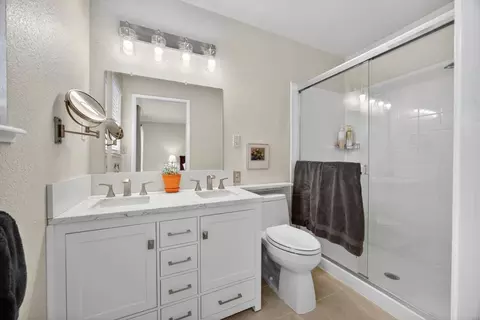 Bath - 35670 Yellowstone Ave, Davis, CA 95616 photo 5 of 7