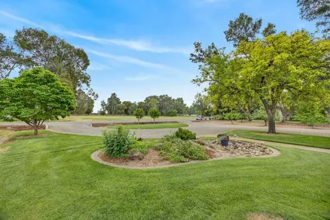 Exterior - 35670 Yellowstone Ave, Davis, CA 95616 photo 3 of 42