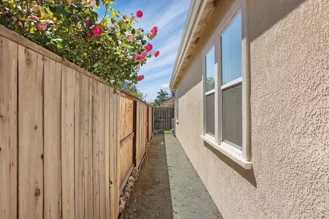 Exterior - 2662 Veneto Ct, Lodi, CA 95242 photo 7 of 9