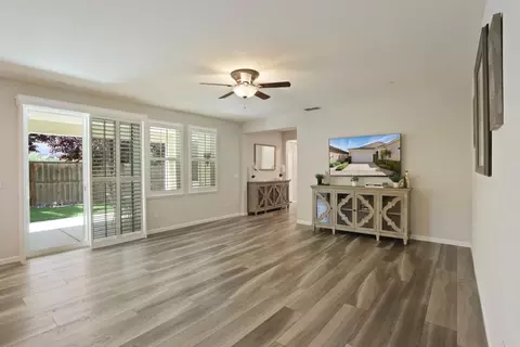 Living - 2662 Veneto Ct, Lodi, CA 95242 photo 2 of 3