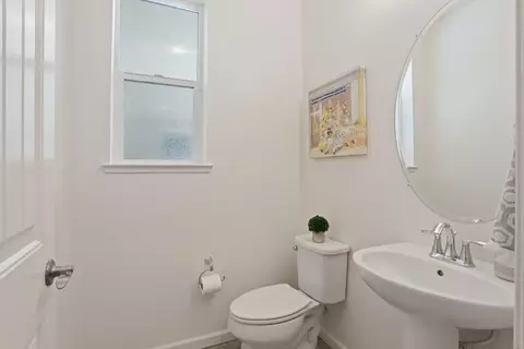 Bath - 2662 Veneto Ct, Lodi, CA 95242 photo 3 of 6