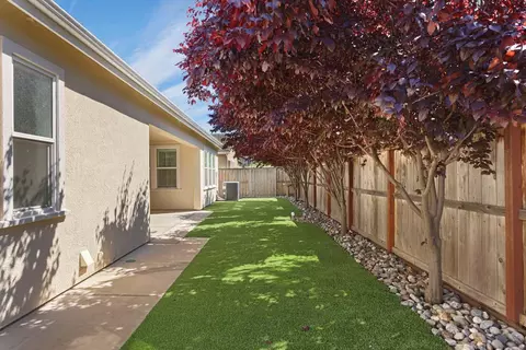 Exterior - 2662 Veneto Ct, Lodi, CA 95242 photo 5 of 9