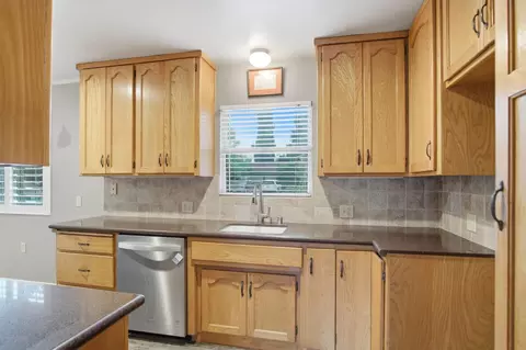 Kitchen - 7888 Cedar Ln, Hilmar, CA 95324 photo 4 of 4