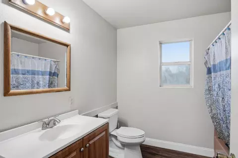 Bath - 7888 Cedar Ln, Hilmar, CA 95324 photo 3 of 3
