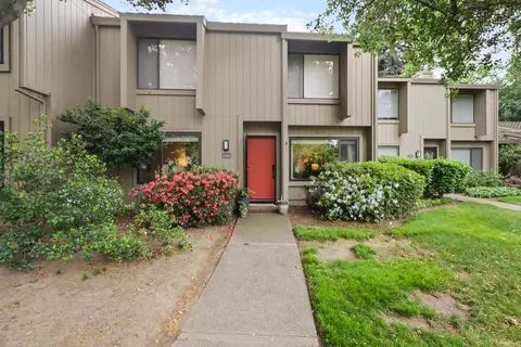 2304 American River Dr, Sacramento, CA 95825