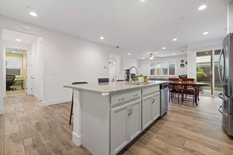 Entry Way - 1640 Carrara Ln, Ripon, CA 95366 photo 5 of 16