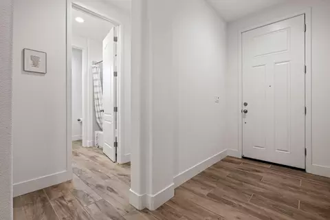 Entry Way - 1640 Carrara Ln, Ripon, CA 95366 photo 7 of 16