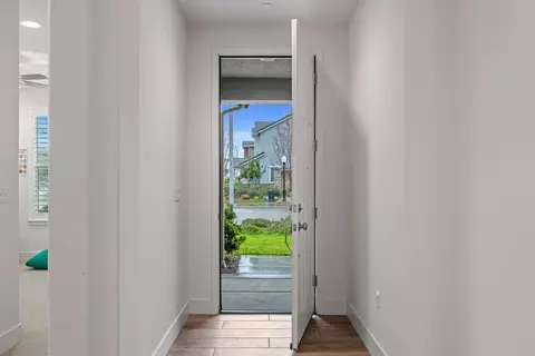 Entry Way - 1640 Carrara Ln, Ripon, CA 95366 photo 2 of 16
