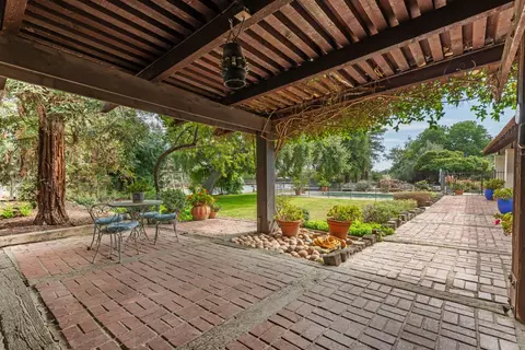 Exterior - 10464 E Herndon Ave, Clovis, CA 93619 photo 4 of 12