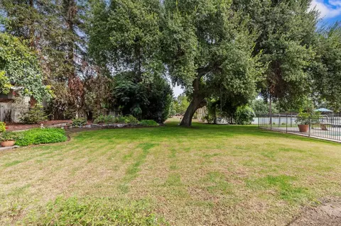 Exterior - 10464 E Herndon Ave, Clovis, CA 93619 photo 7 of 12