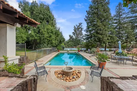 Exterior - 10464 E Herndon Ave, Clovis, CA 93619 photo 8 of 12