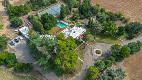 10464 E Herndon Ave, Clovis, CA 93619