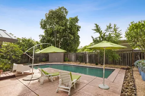 Exterior - 436 Scripps Dr, Davis, CA 95616 photo 7 of 19