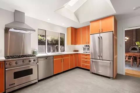Kitchen - 436 Scripps Dr, Davis, CA 95616 photo 5 of 6