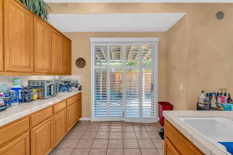 Kitchen - 1908 Fall Brook Ct, Merced, CA 95340 photo 5 of 5