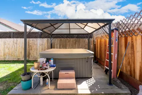 Exterior - 1908 Fall Brook Ct, Merced, CA 95340 photo 12 of 14