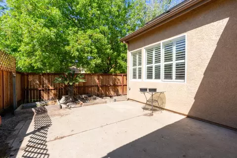 Exterior - 1908 Fall Brook Ct, Merced, CA 95340 photo 8 of 14