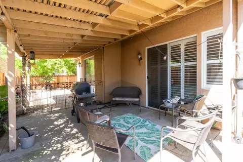 Exterior - 1908 Fall Brook Ct, Merced, CA 95340 photo 11 of 14