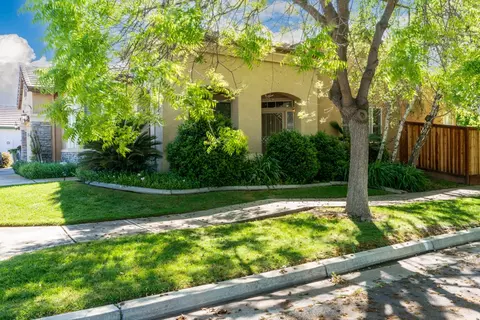 Exterior - 1908 Fall Brook Ct, Merced, CA 95340 photo 4 of 14