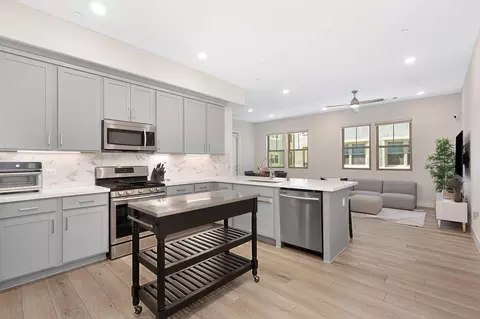 1000 Berryessa Ln #243, Davis, CA 95616