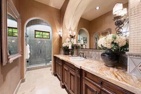 Bath - 9345 King Rd, Loomis, CA 95650 photo 2 of 10